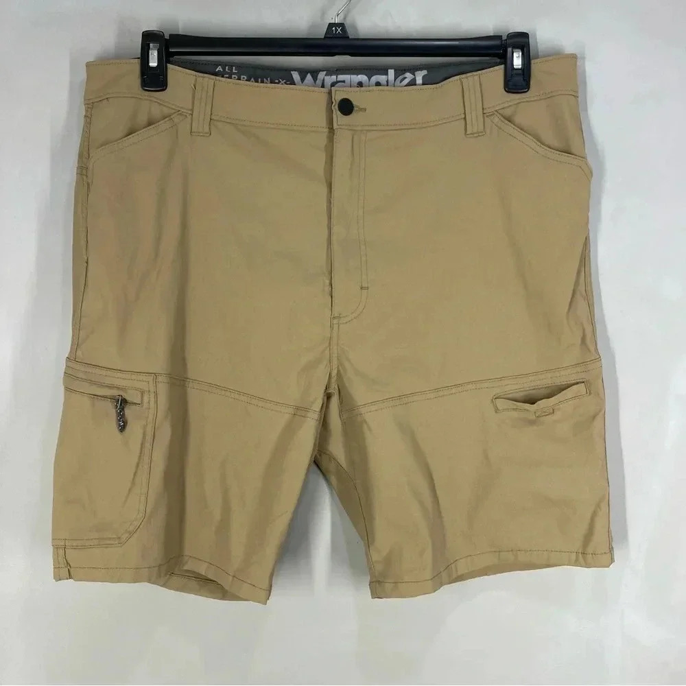 ATG X Wrangler Mens Size 42 Tan Khaki Cargo Nylon Spandex Shorts Hiking Outdoor
